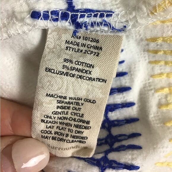 Soft Surroundings White Primary Color Embroidered Stitch Tunic Size Small - Picture 8 of 10
